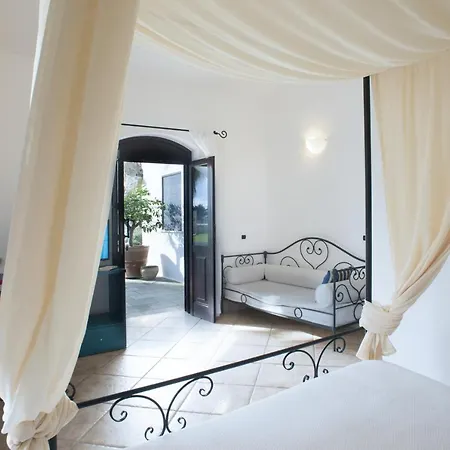 Hotel Masseria Panareo 3*