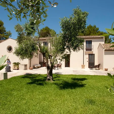 Masseria Panareo Hotel 3*