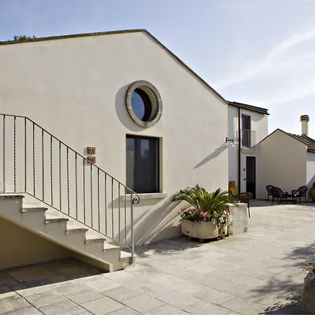 Masseria Panareo Szálloda 3*